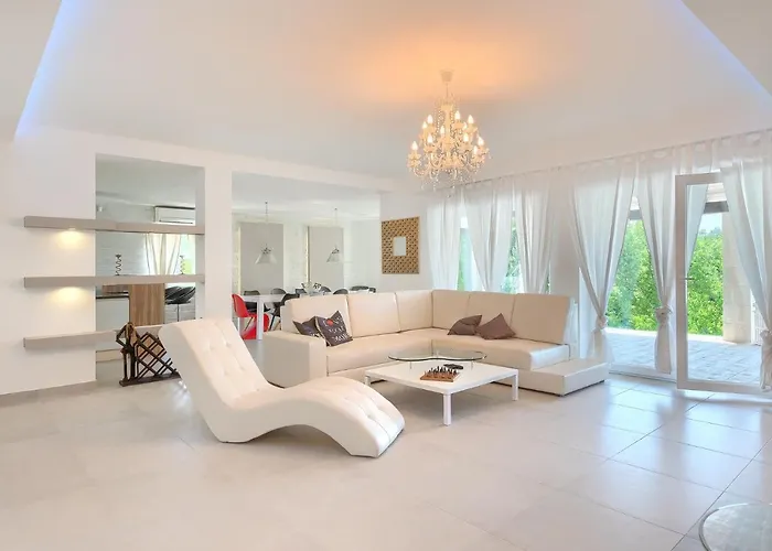 Barbara Villa *