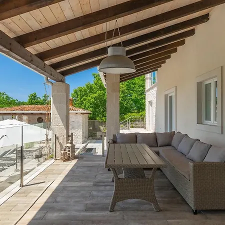 Barbara فيلة Vižinada